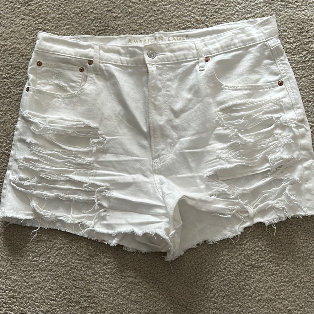 American eagle 🦅 women’s shorts - size 18